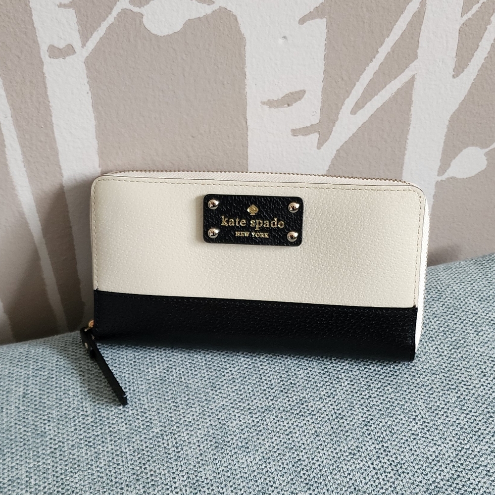 Kate Spade Black and White Wallet